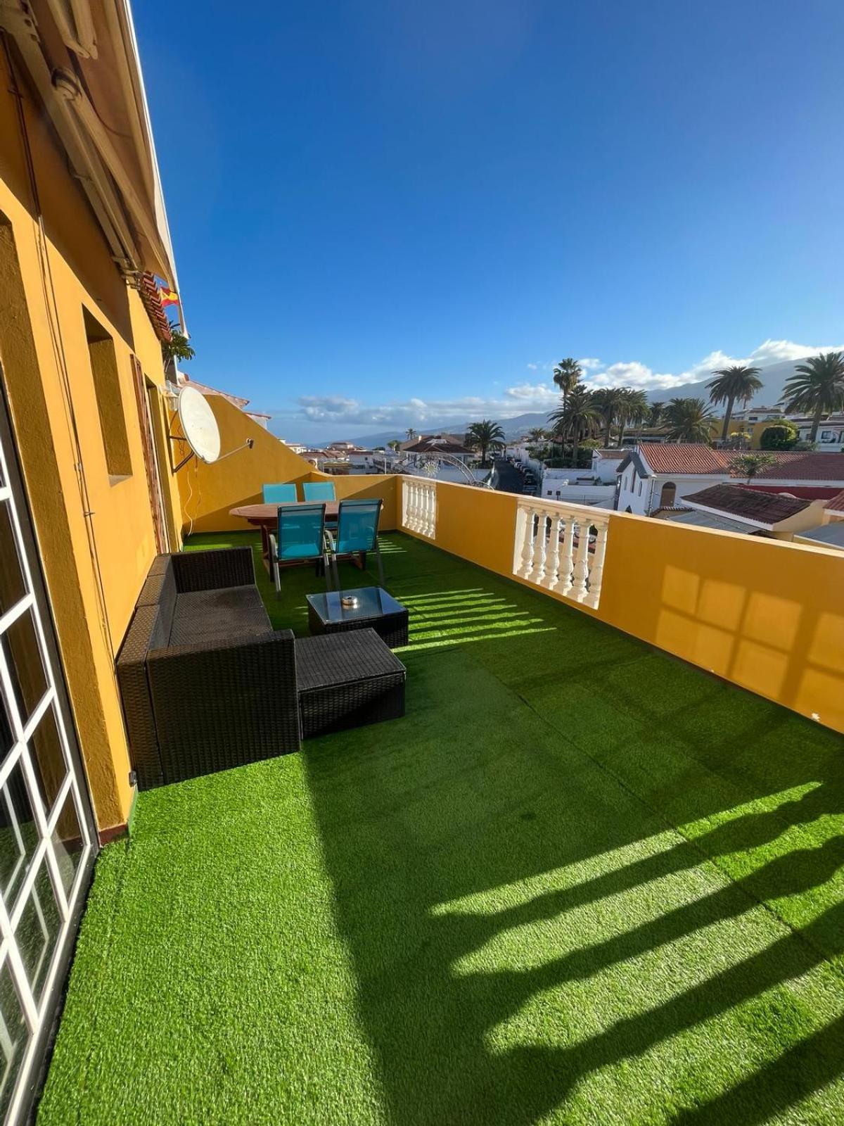 Grosse Terrasse Mit Esstisch, Markise. Einfach Appartement Los Realejos